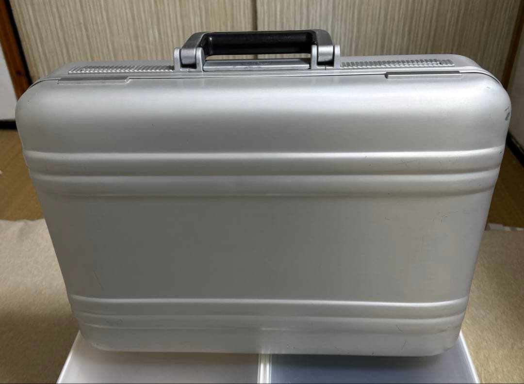 ゼロハリリバートン, アタッシュケース