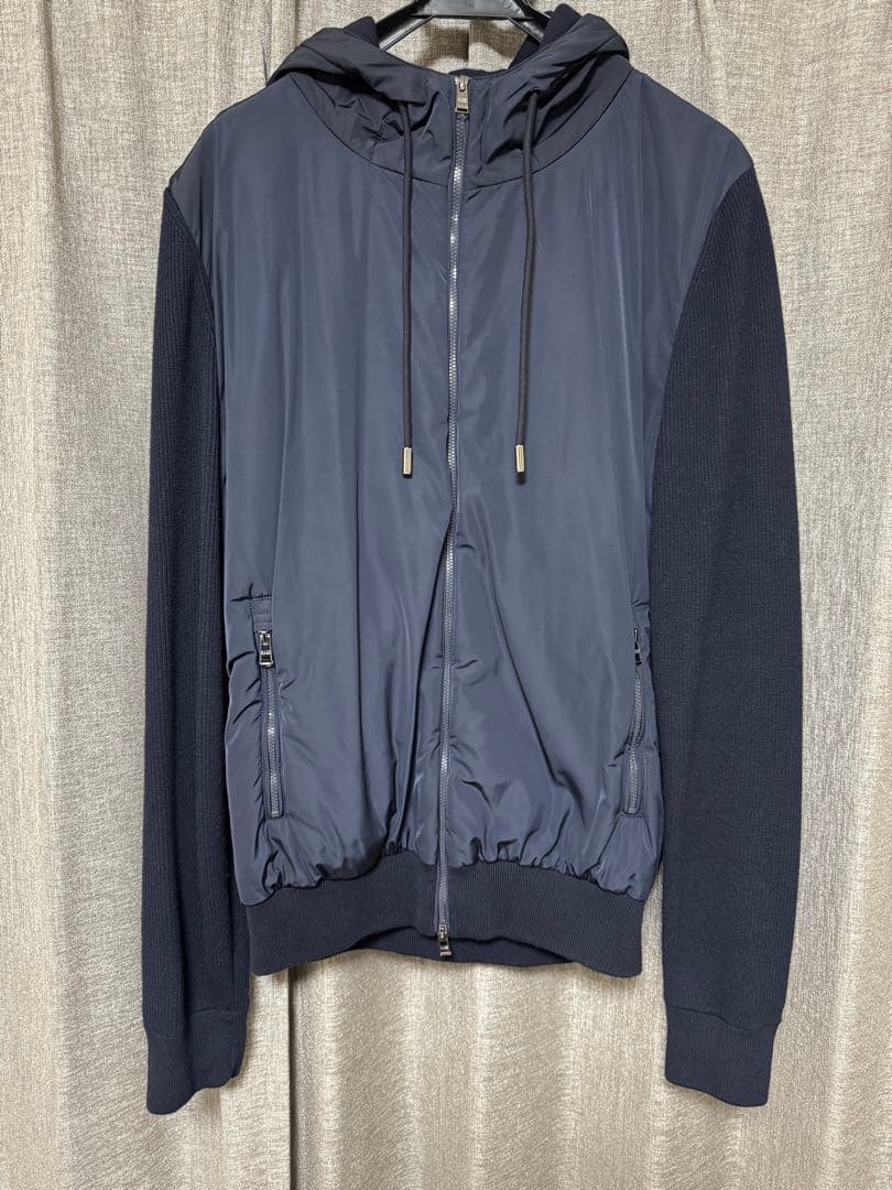 Hugo Boss フード付きジャンパー　ネイビー