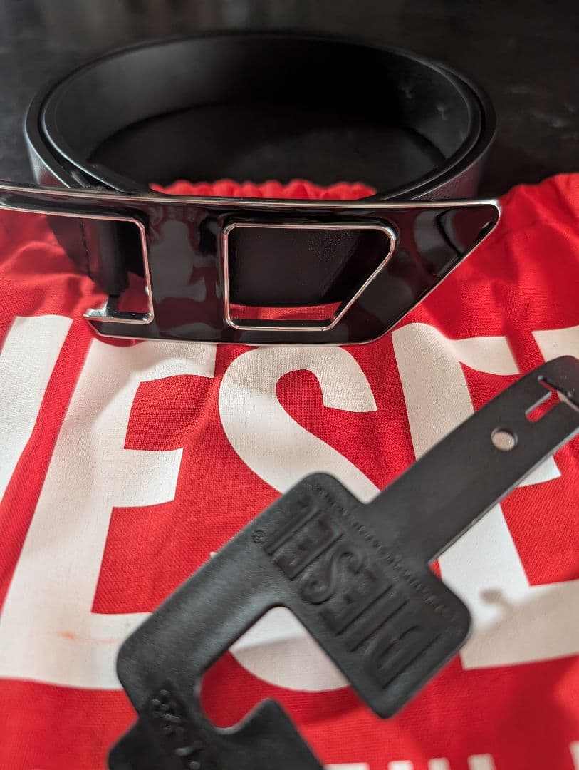 DIESEL　ディーゼルブラックロゴベルト85メンズ