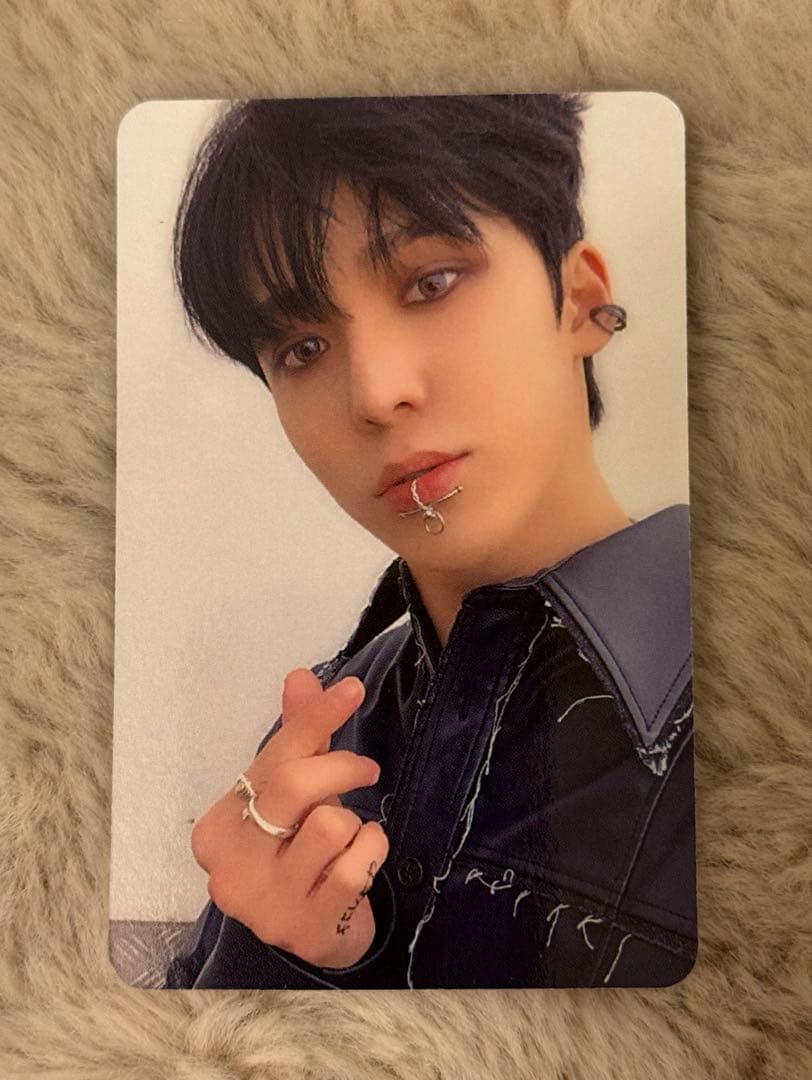 ATEEZ ユノ fever part2 封入トレカ - メルカリ