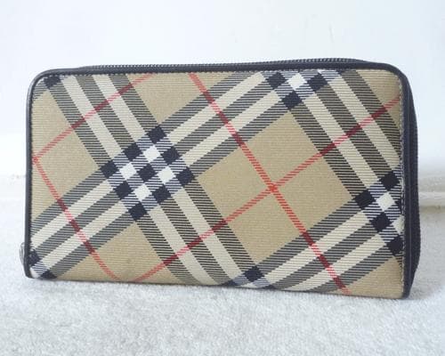 良品 バーバリー ベージュ系チェック柄 ブラック 長財布 ラウンド