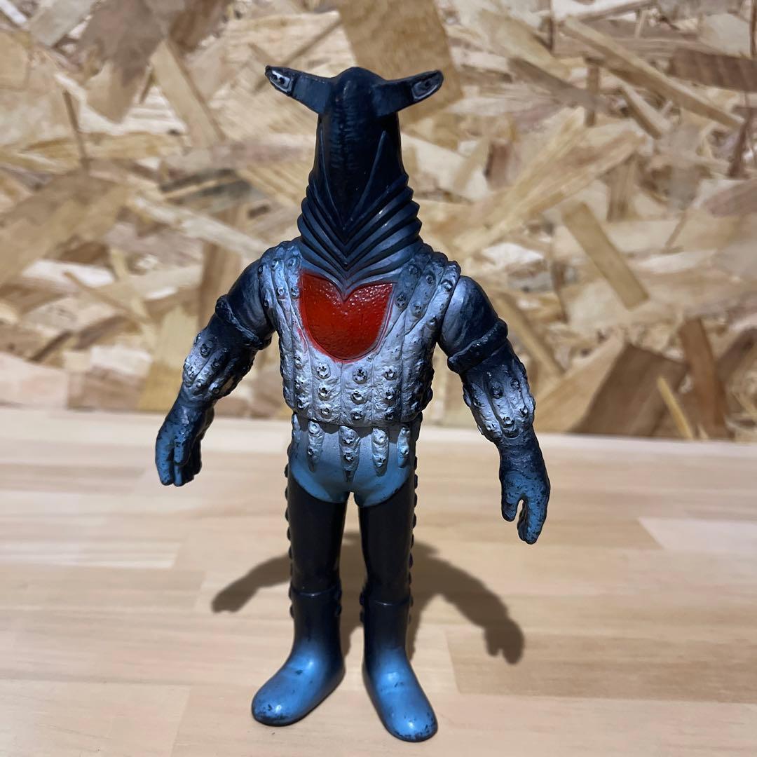 希少】BANDAI ペガッサ星人 ソフビ 1983 - メルカリ