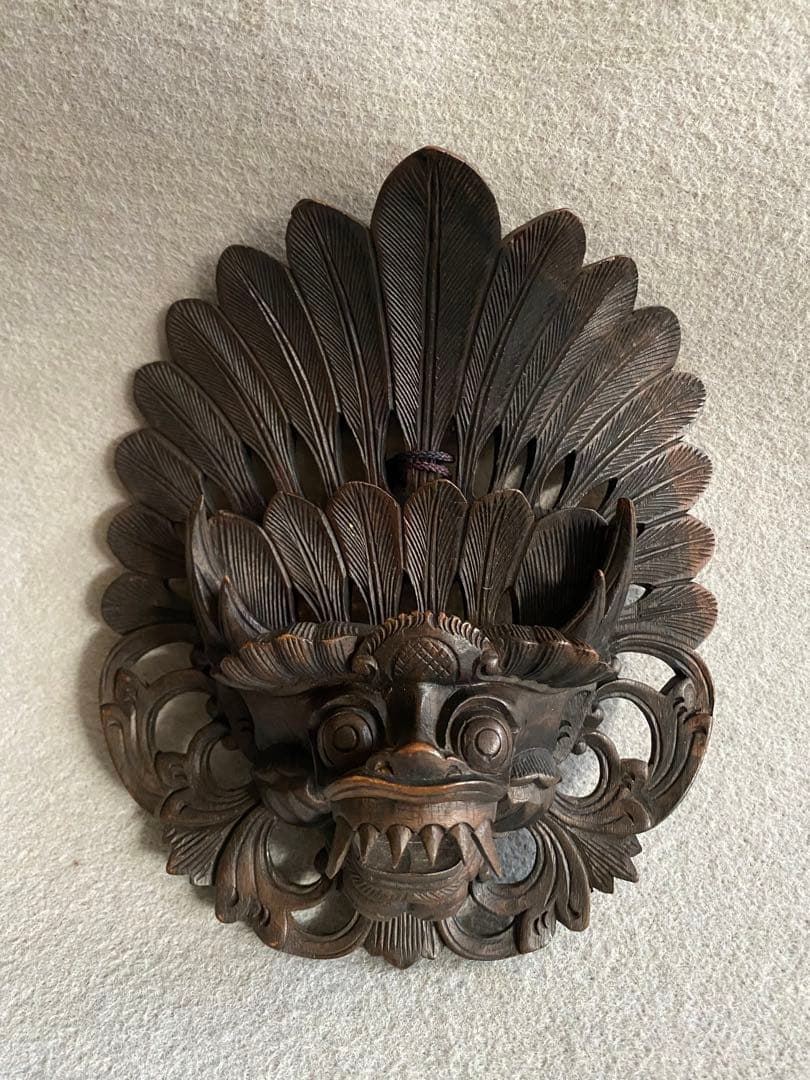 バリ島】彫刻／ガルーダのお面 壁掛け - メルカリ