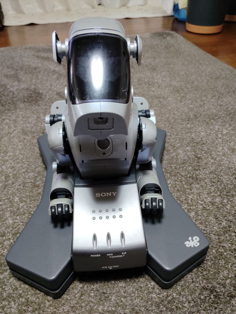 Y*o様 SONY AIBO ロボット犬 シルバー (1箇所難あり) 復活したソニーのロボット犬「aibo」と触れ合えるスペース、渋谷に1月