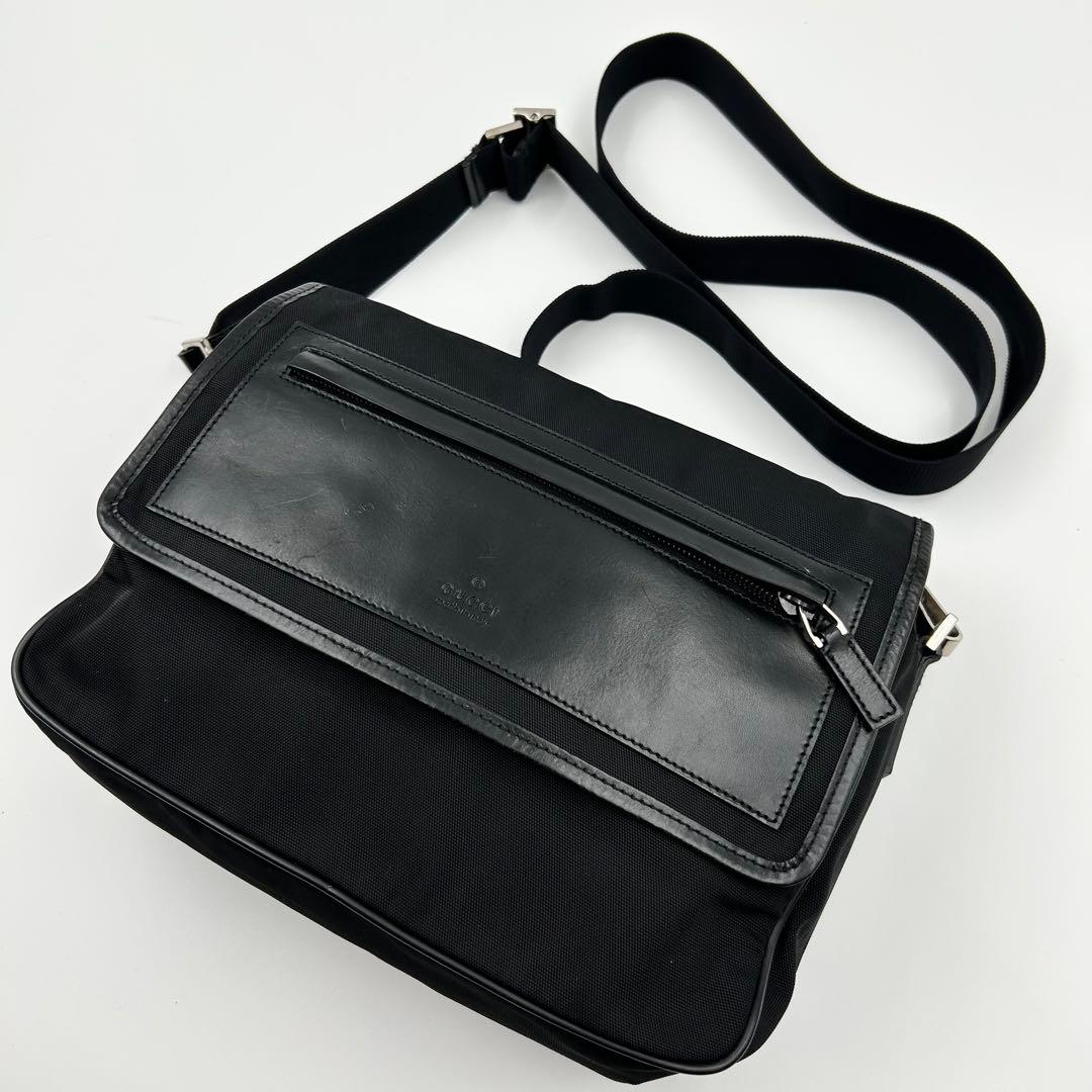 美品✨ グッチ ショルダーバッグ メッセンジャー 黒 裏地総柄 レザー ナイロン