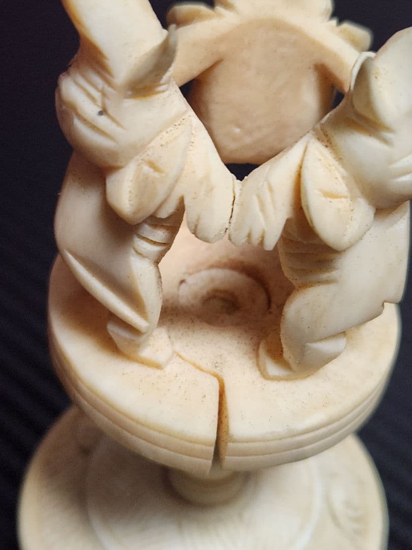 象牙調 彫刻 天球 多層球 - メルカリ