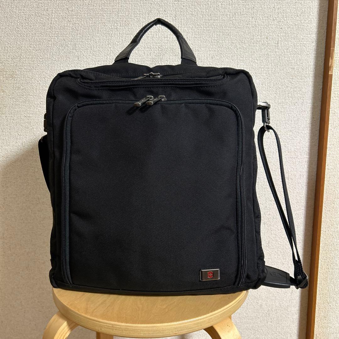 VICTORINOX 3wayバッグ スイスの名品　整理収納抜群‼️
