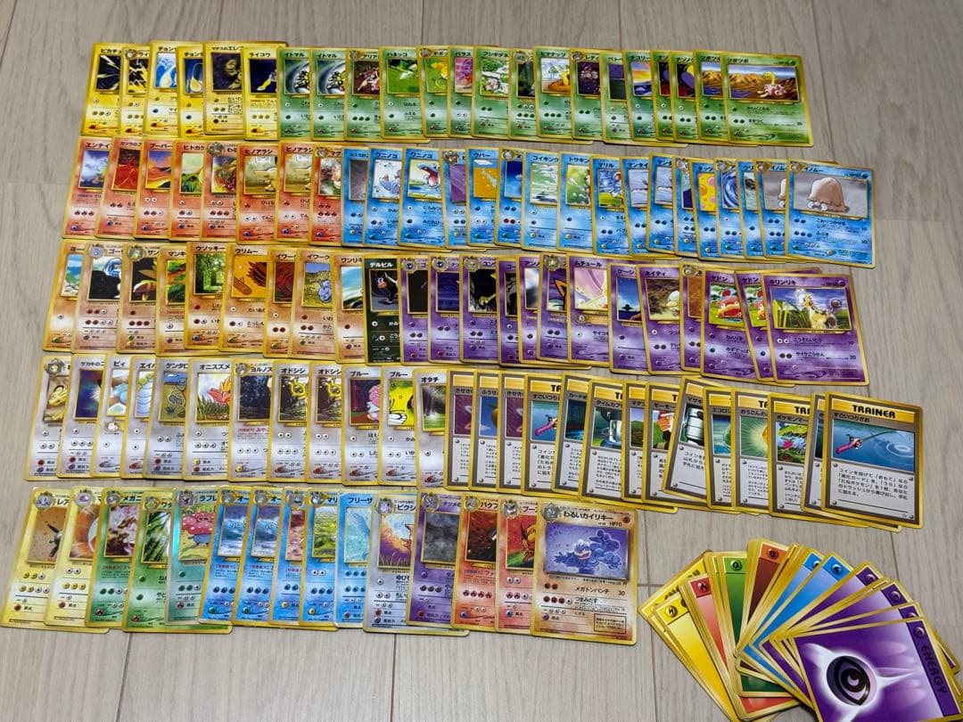 ポケモンカードゲーム　旧裏　111枚＋エネルギー等