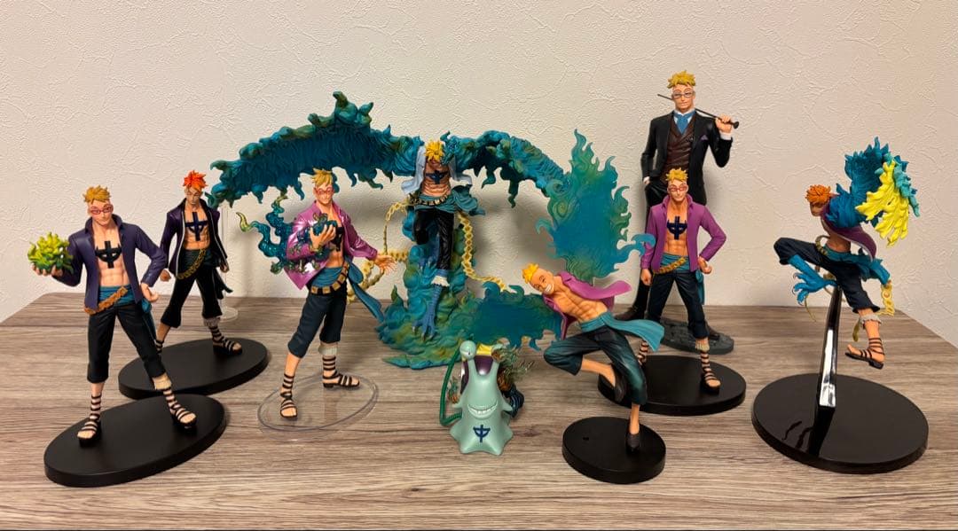 不死鳥マルコ　フィギュアセット　(日曜日まで大幅お値下げ)