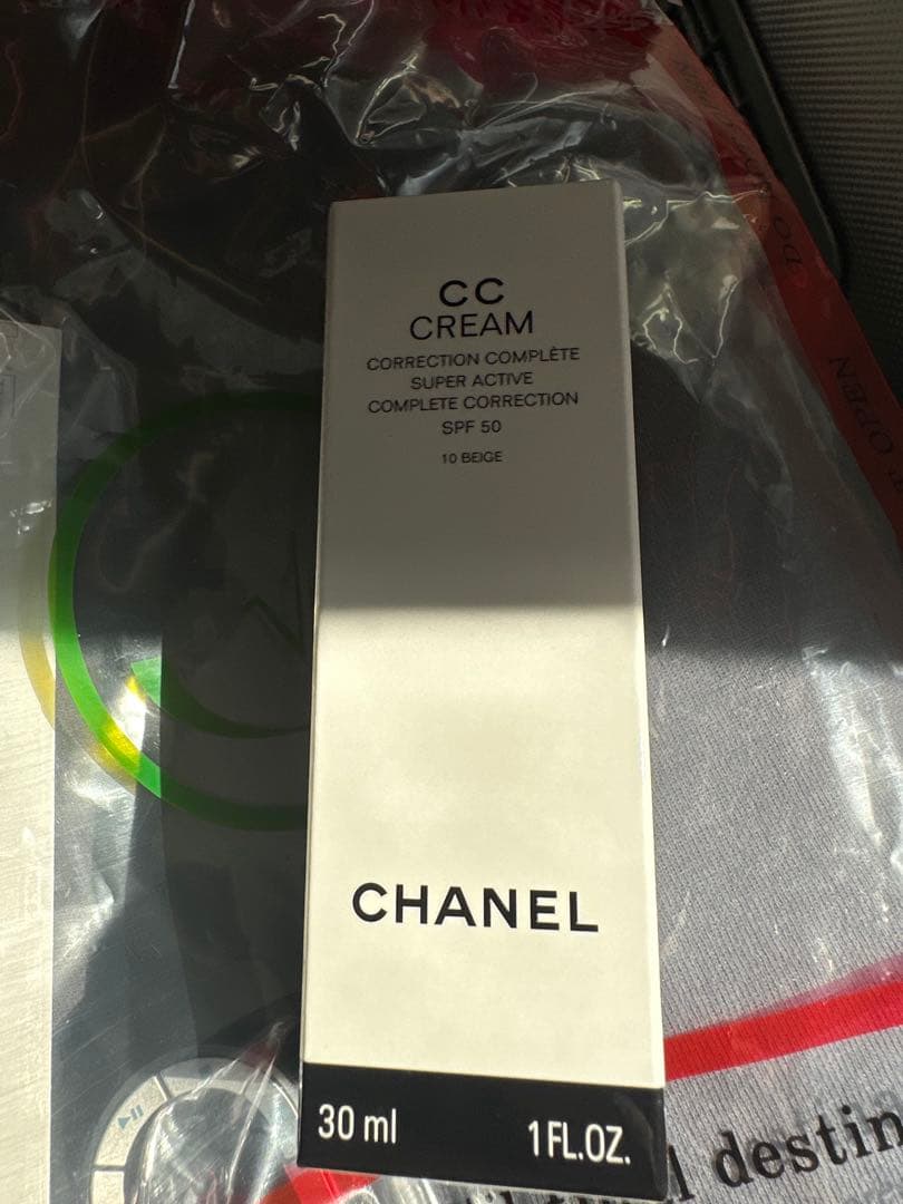 新品未開封 シャネル　CCクリーム　10ベージュ