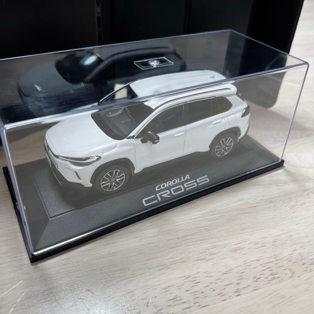 新型カローラクロス ミニカー プラチナホワイトパールマイカ - メルカリ