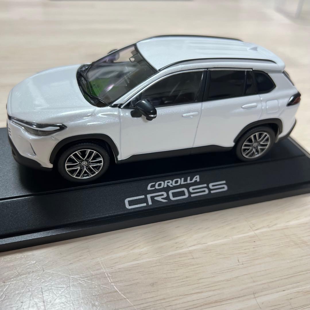 新型カローラクロス ミニカー プラチナホワイトパールマイカ - メルカリ