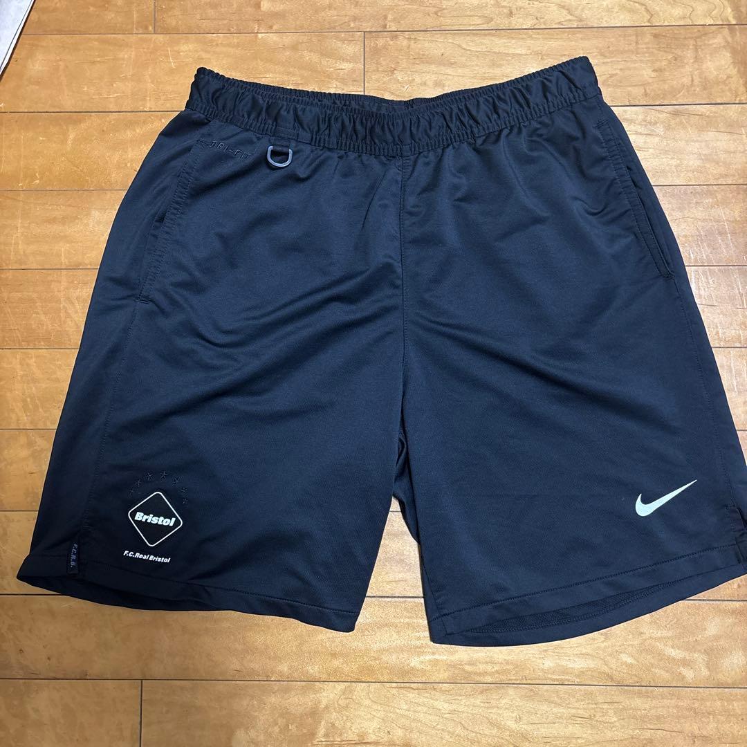 パンダ　F.C.Real Bristol SOPH. NIKE