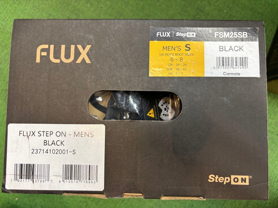 FLUX Step On スノーボードバインディング S ブラック