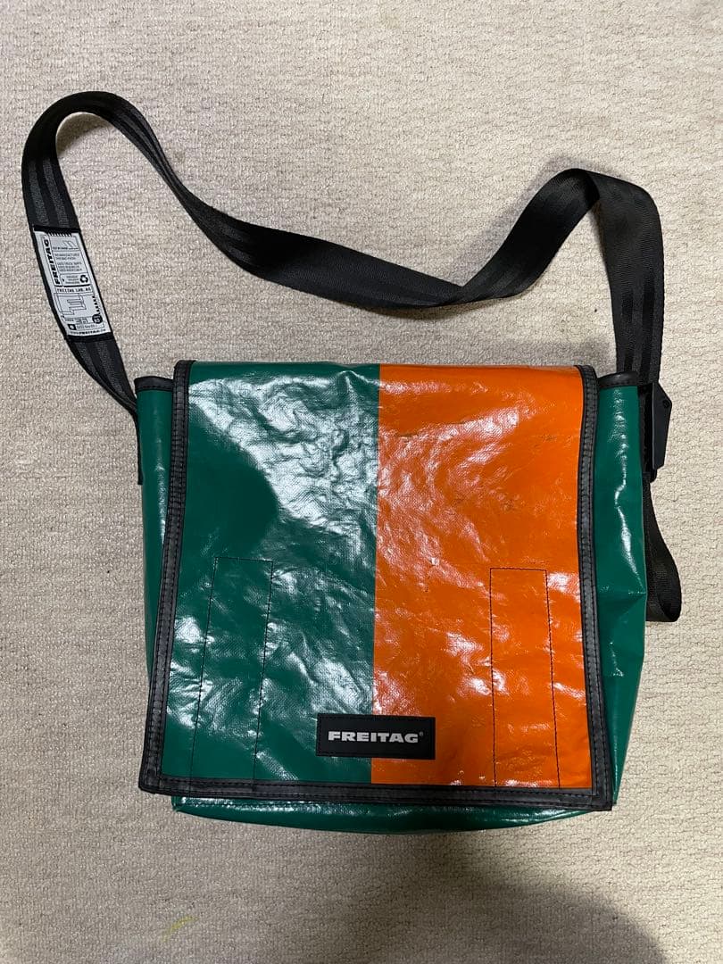FREITAG メッセンジャーバッグ 緑とオレンジ
