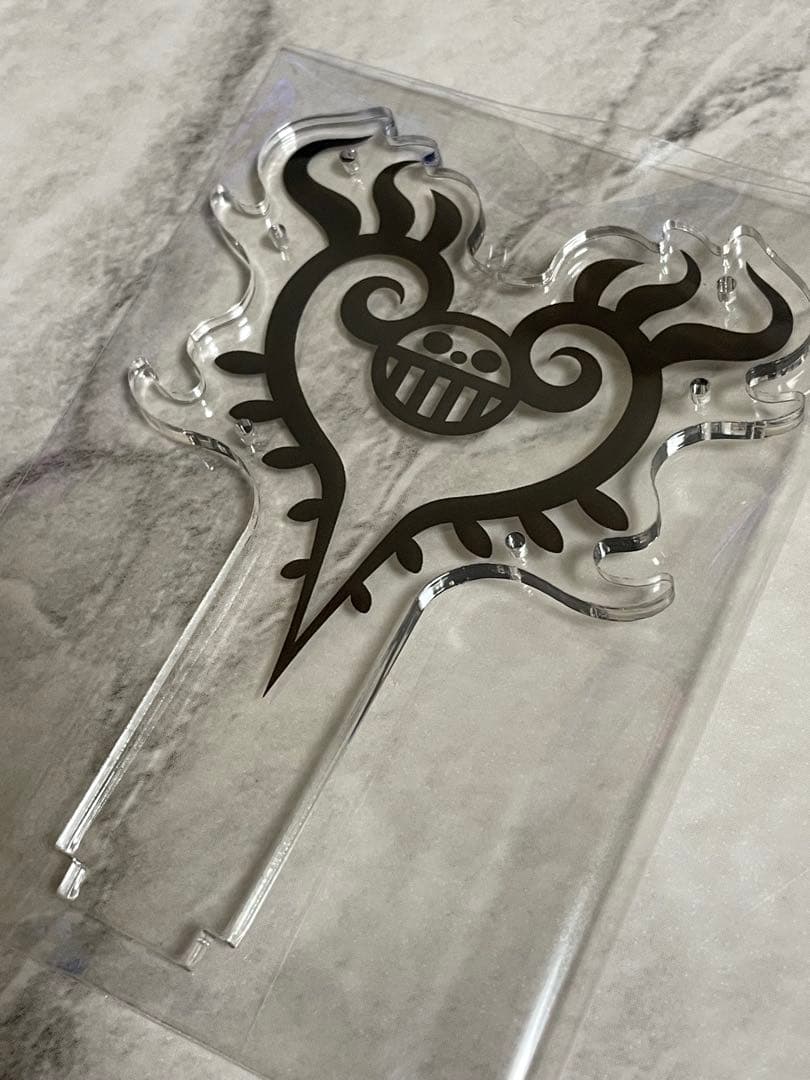 トラファルガー・ロー 白衣 医者 アクセサリースタンド アクリル