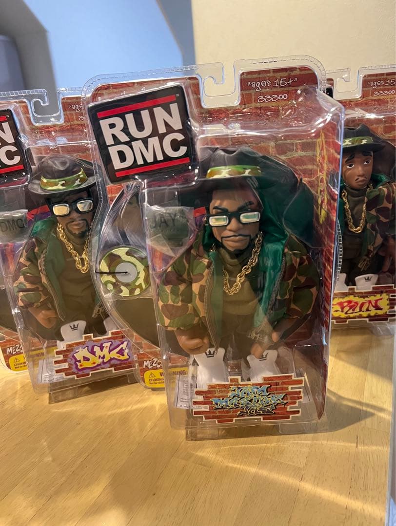 RUN DMC フィギュア 3体セット MEZCO製 迷彩柄 - メルカリ