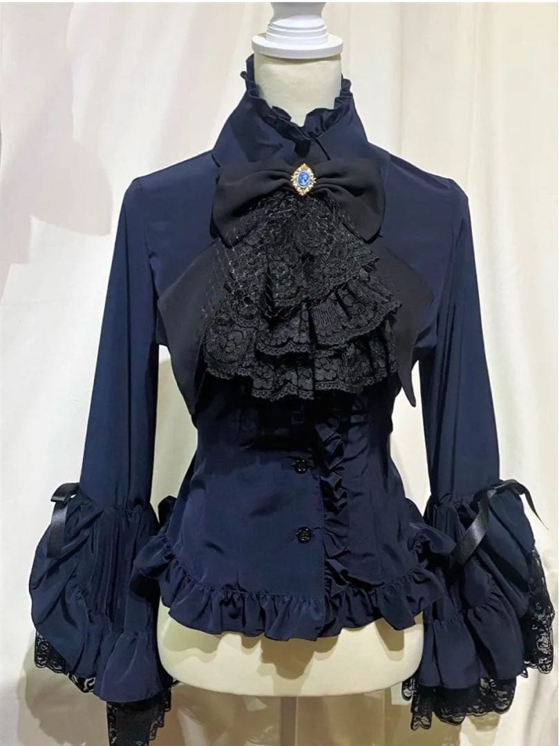 値下【新品未使用】MARBLE ジャボタイ付き 姫袖ブラウス 濃紺×黒レース