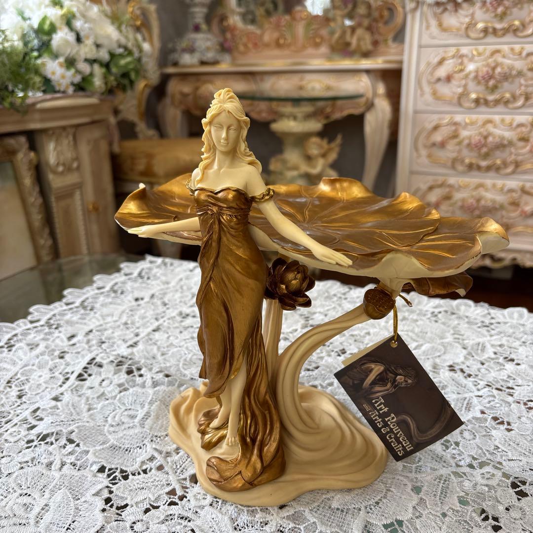 百合の壁掛けスワッグ・女神アクセサリーコンポート・2点 ご予約済