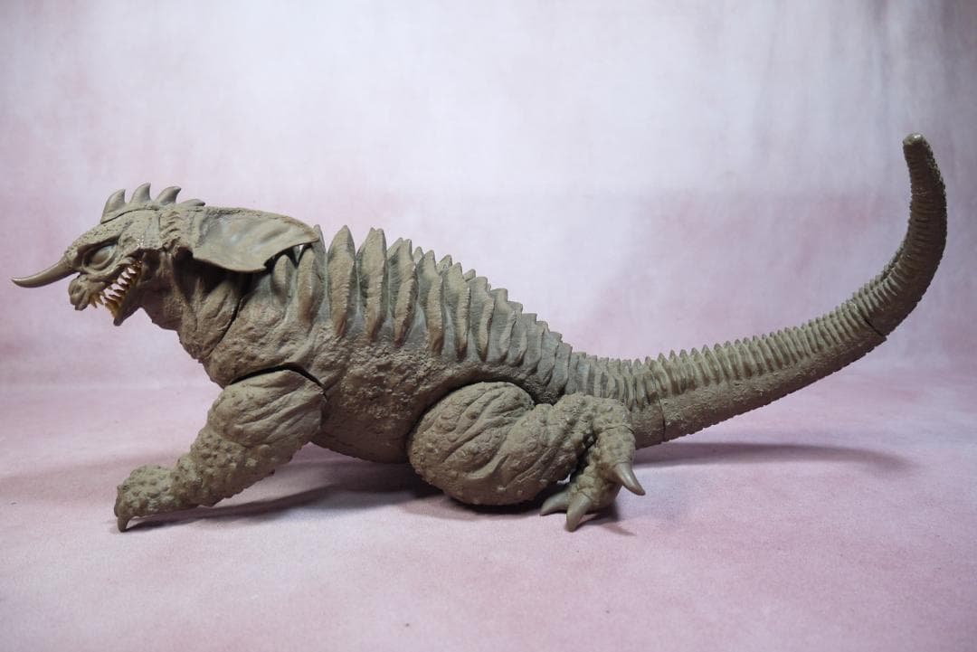 イノウエアーツ　バラゴン　ソフビキット　組済