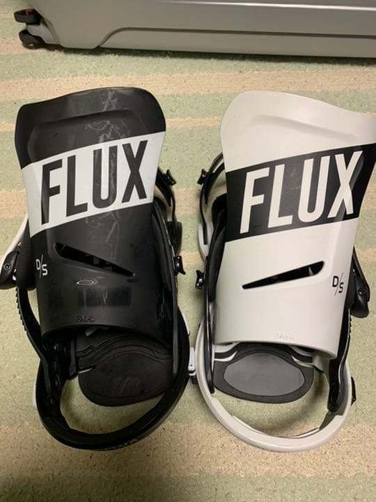 【スノボ／バイン】Flux DS 19-20モデル Mサイズ　白×黒