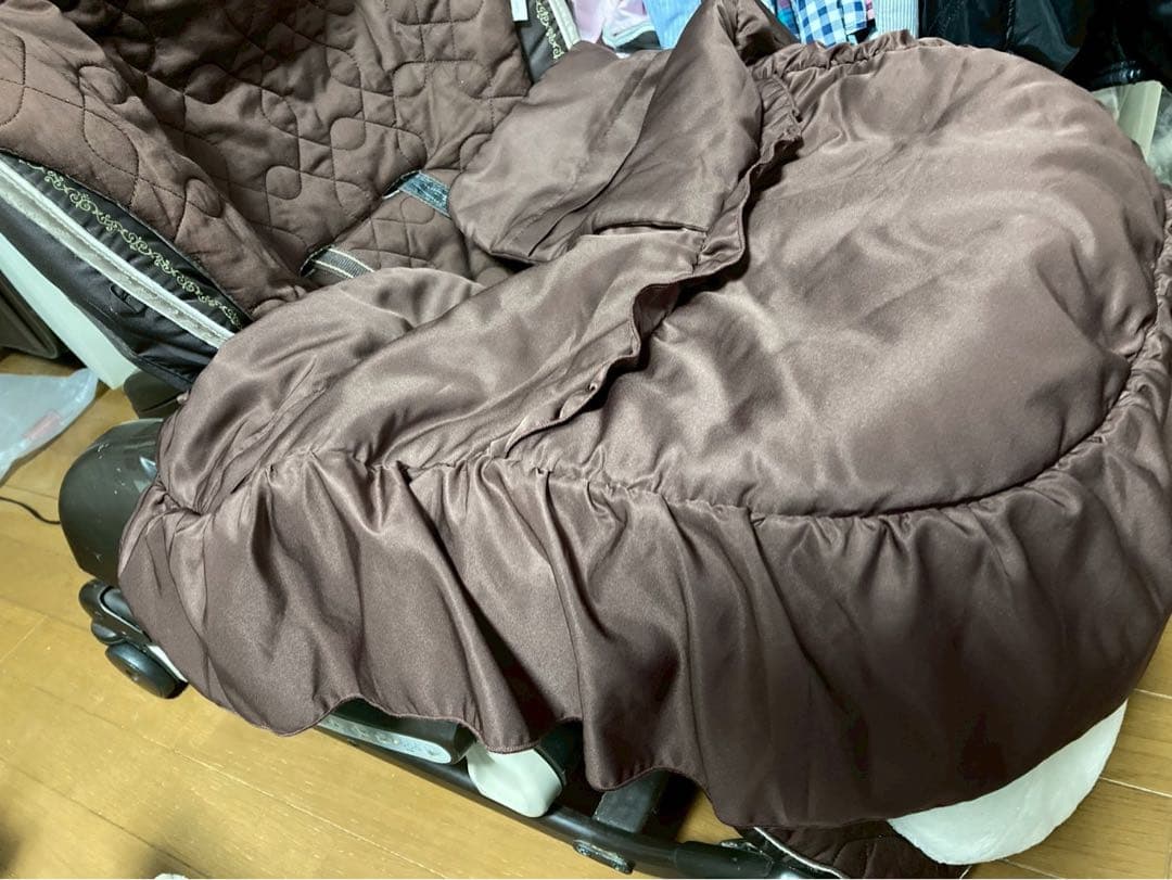 コンビ ホワイトレーベル オートスウィング ハイローチェア 電動