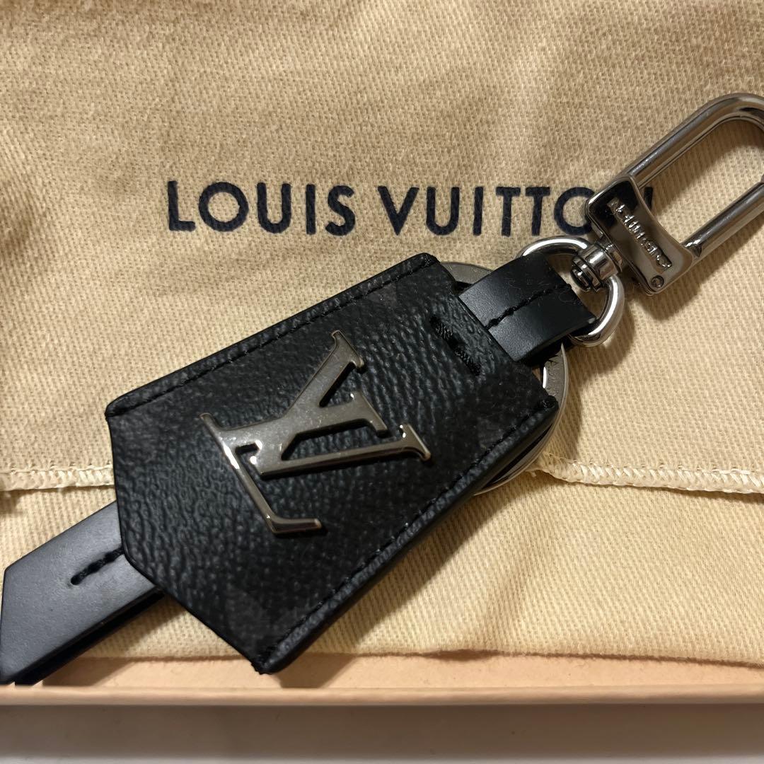 早い者勝ち！LOUIS VUITTON ブラックレザー キーホルダー