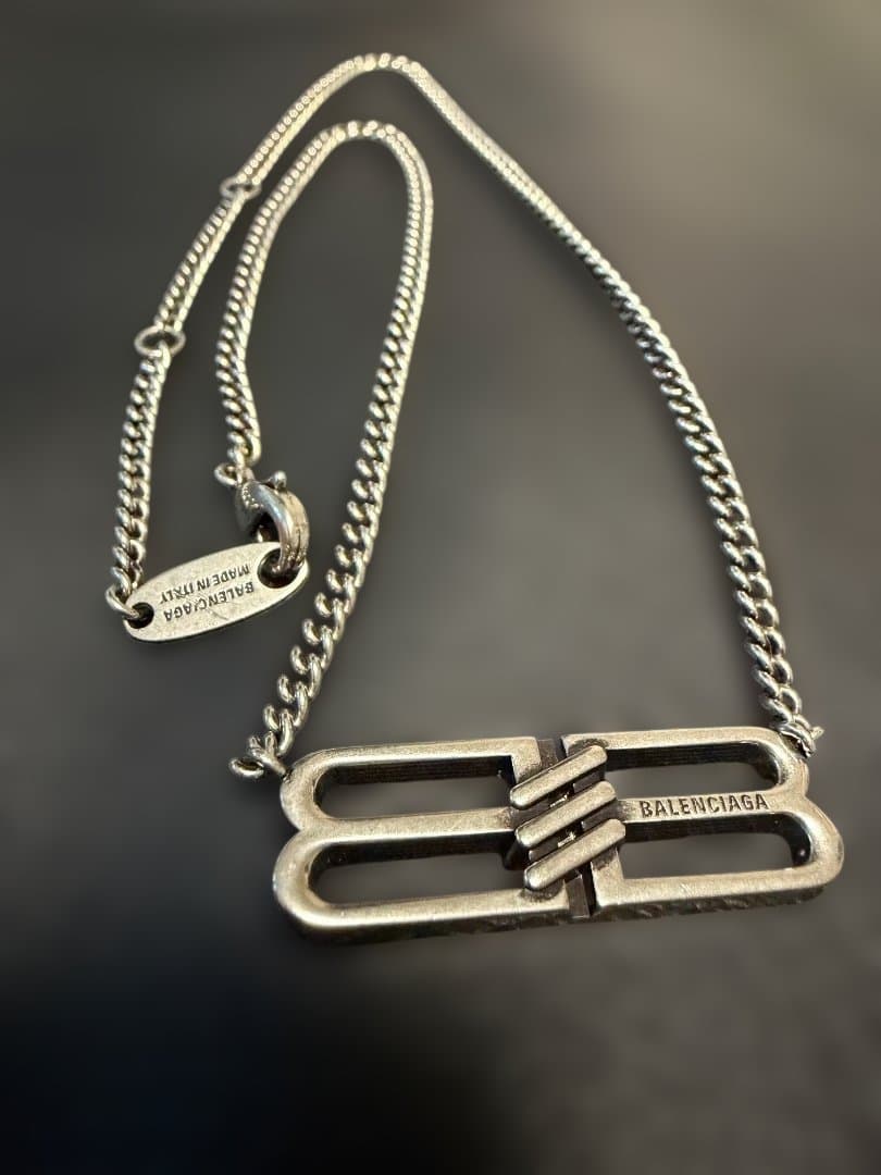 バレンシアガ　BBアイコン　チェーン　ネックレス　シルバー