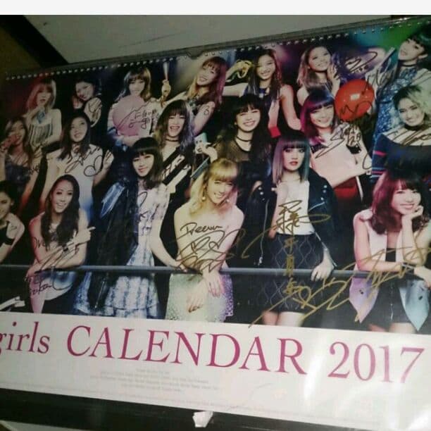 E-girls サイン カレンダー