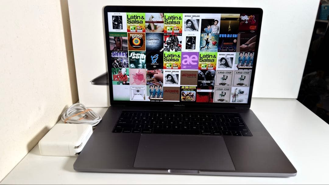 【未だ現役】MacBookPro2016 15”　i7/16GB/250SSD