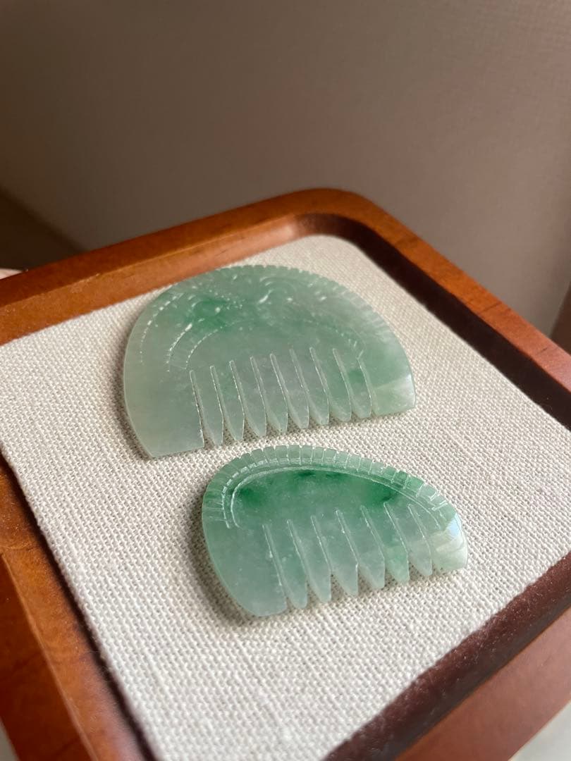 ミャンマー本翡翠 櫛 くし 彫刻 ヒスイくし