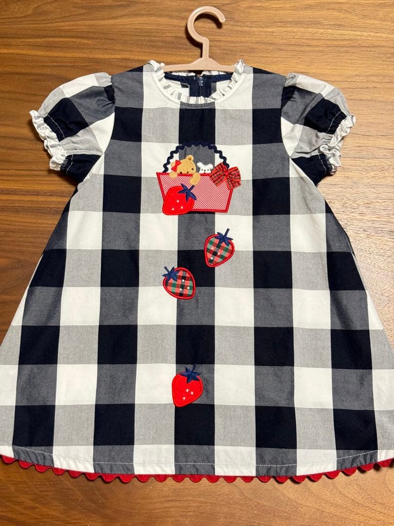 ☆美品☆ファミリア　ギンガムチェック　いちごワンピース　80