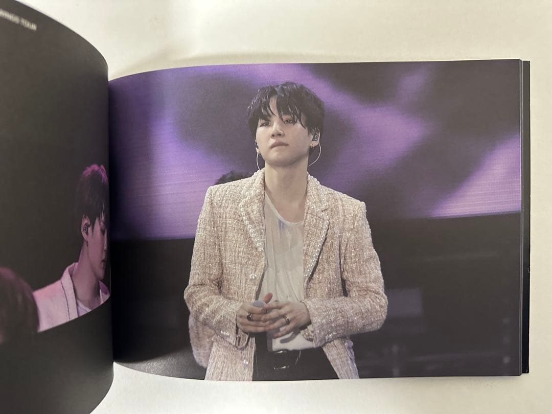 WINGS TOUR FINAL 公式 エッセイブック ユンギ トレカ 付き - メルカリ