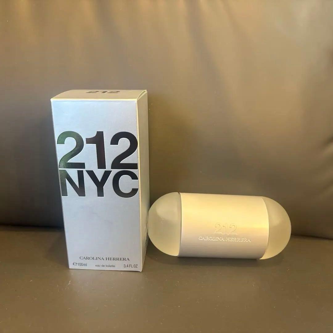 Carolina Herrera 212 NYC 香水 キャロライナヘレラ