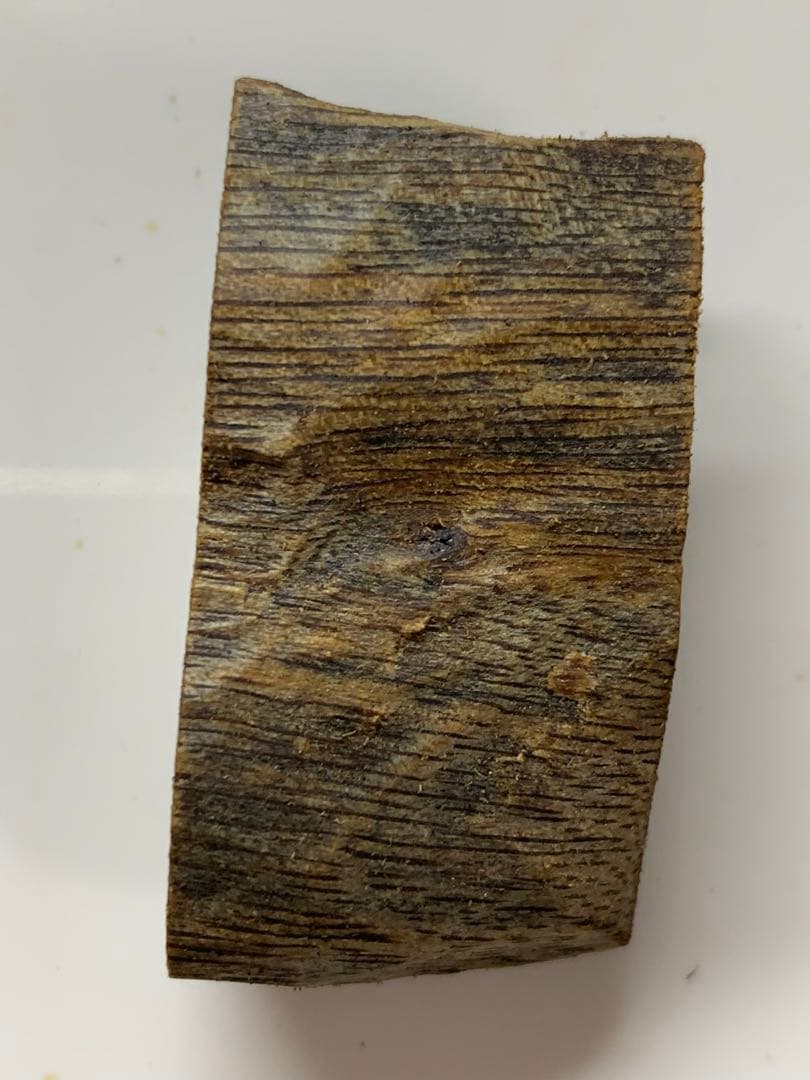 極上黒伽羅 沈香原木 香木 重さ:3.8g