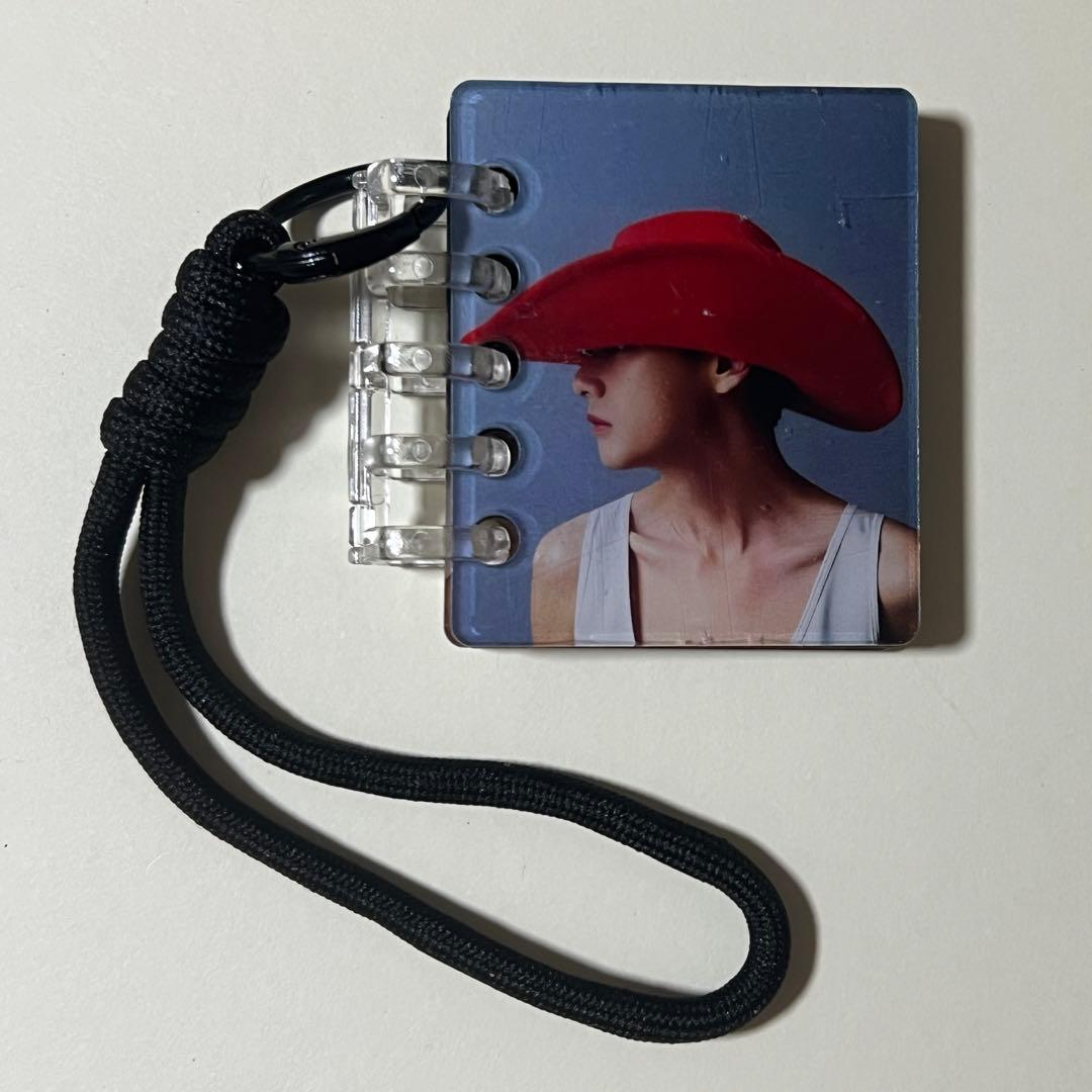 BTS テテ テヒョン V アクリルフォト アルバムキーホルダー② - メルカリ