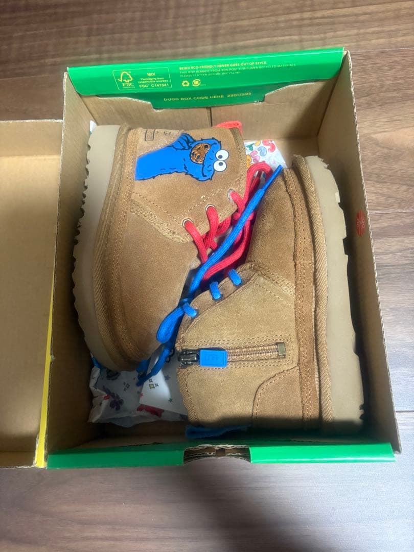 UGGキッズムートン15cm/チェスナット/限定セサミストリートコラボブーツ