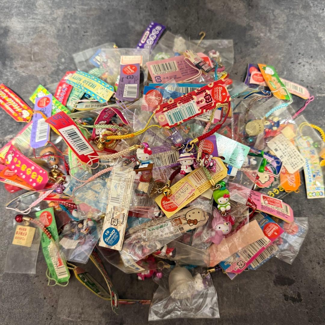 ご当地キティ 根付け ファスナーマスコット その他まとめ売り 約160点 おまとめ値引きありお得✩.*♡ご当地キティ♡ストラップ チャーム根付