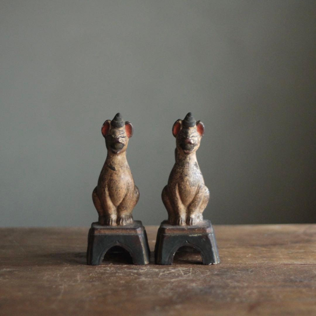 古い 土人形 お稲荷さん 一対 民芸 古道具 アンティーク オブジェ 御狐様 神具・稲荷社【陶器製眷属像：稲荷・狐 サイズ4.0寸（一対）】稲荷