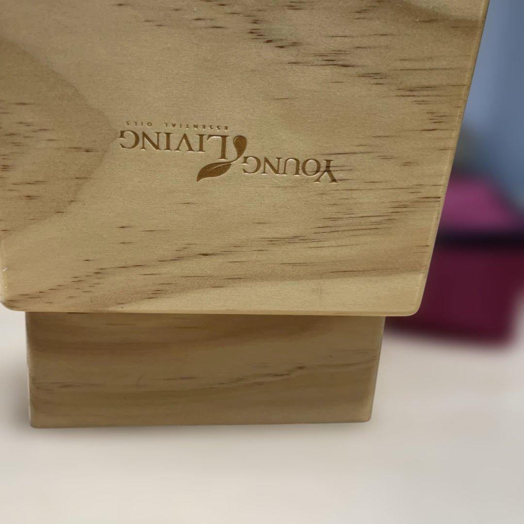 Young Living Immuwell アロマケース2個 おまけアロマオイル