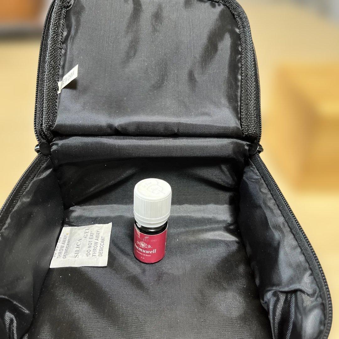 Young Living Immuwell アロマケース2個 おまけアロマオイル