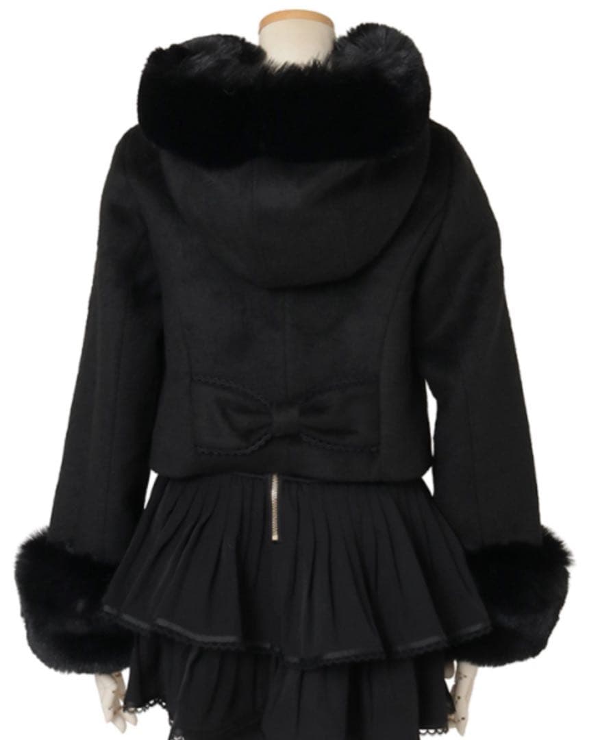 LIZLISA ビジューリボンショートフードコート ブラック - メルカリ