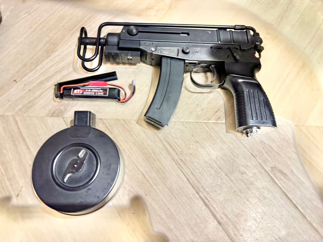 東京マルイ　スコーピオン vz61