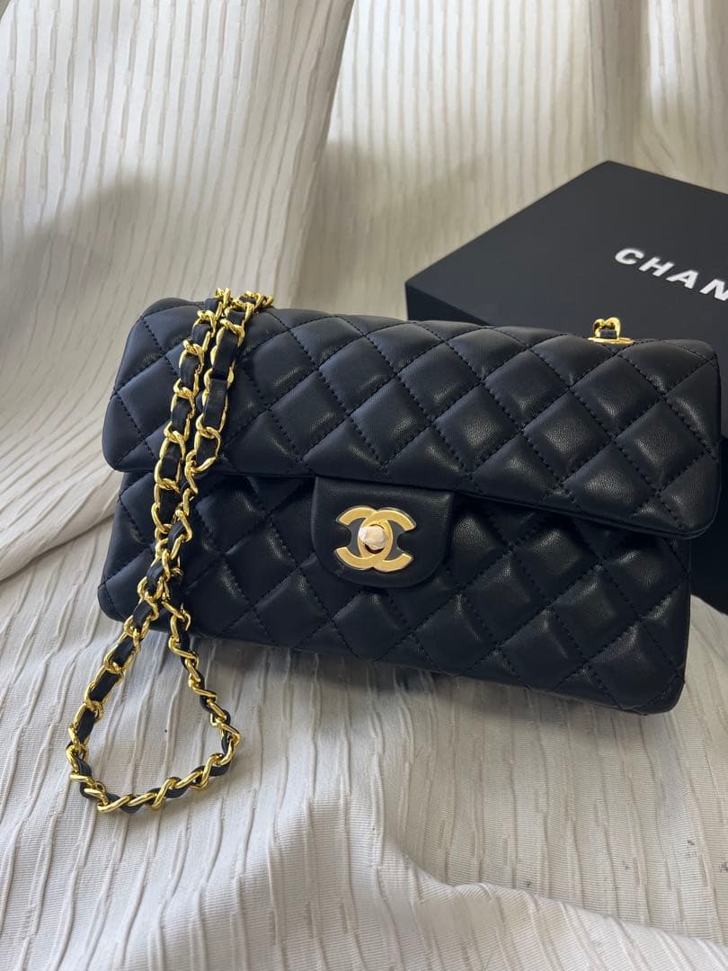 CHANELブラックチェーンバック　ノベルティ