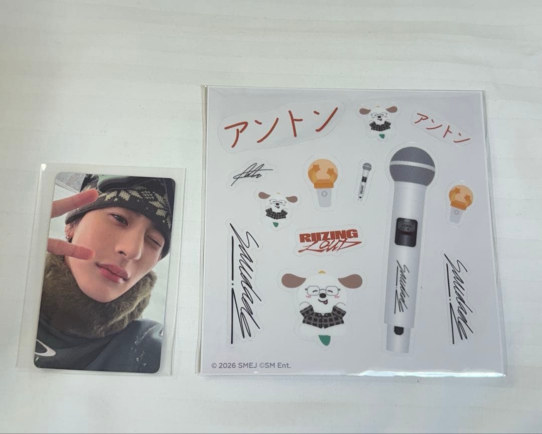 RIIZE アントン ランダムトイステッカー＆会場購入特典トレカ - メルカリ
