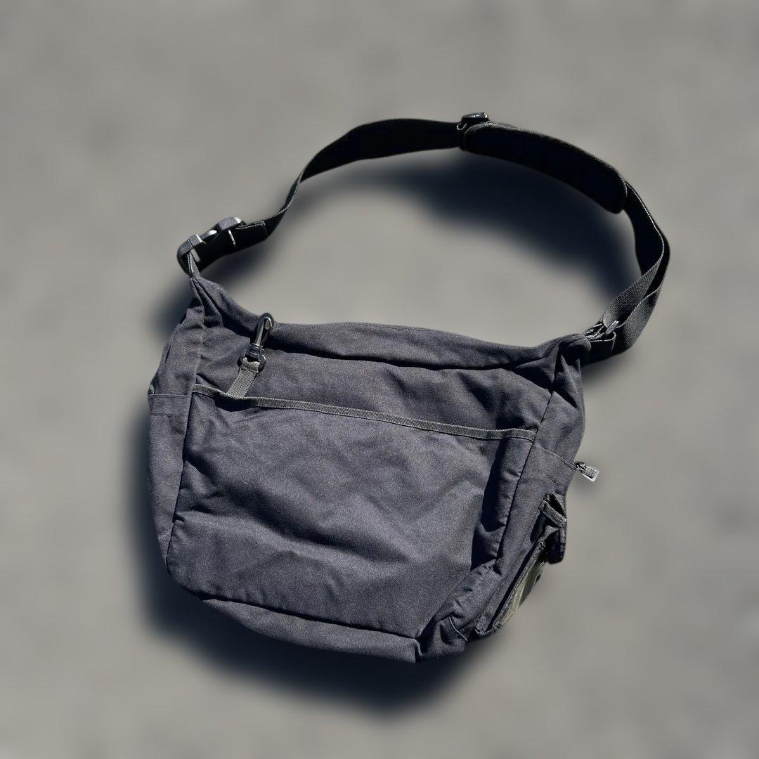 多ポケット BLACK 2001年製 oldGAP メッセンジャーバッグ - メルカリ