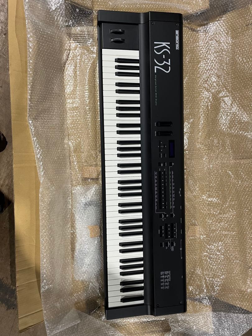 KS-32 ウェイテッドアクション MIDIキーボード Native Instruments KOMPLETE KONTROL M32 | 多機能なミニ32鍵