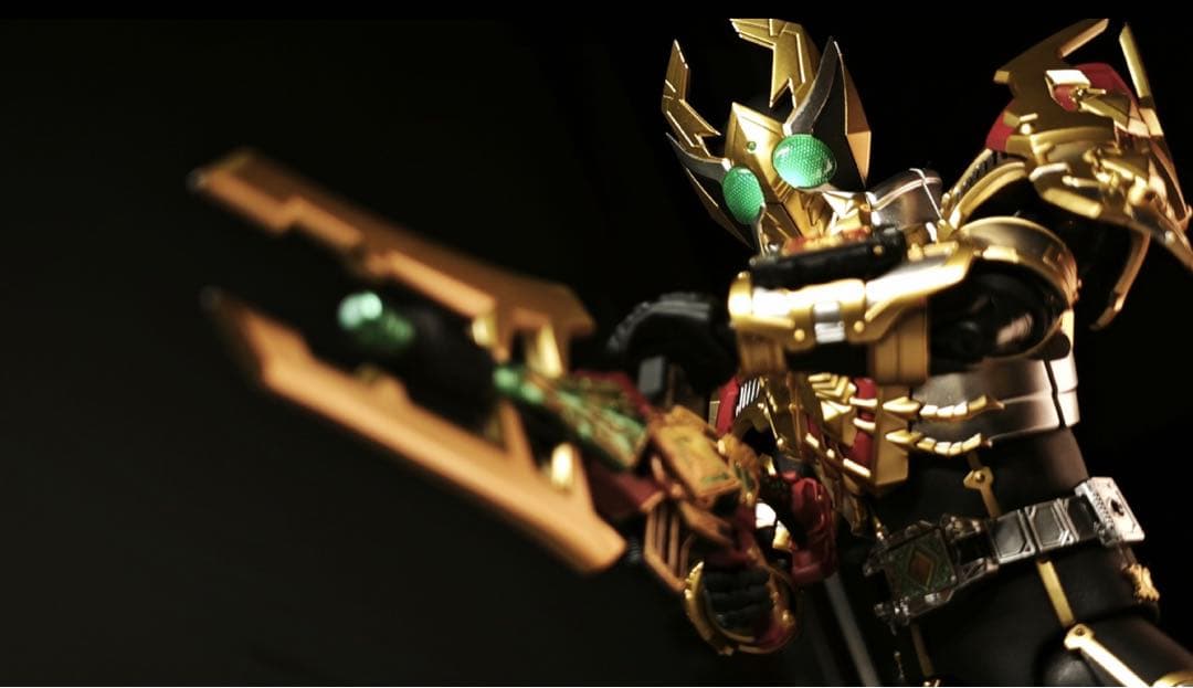 S.H.Figuarts 仮面ライダーギャレン キングフォーム真骨彫Ver発光版