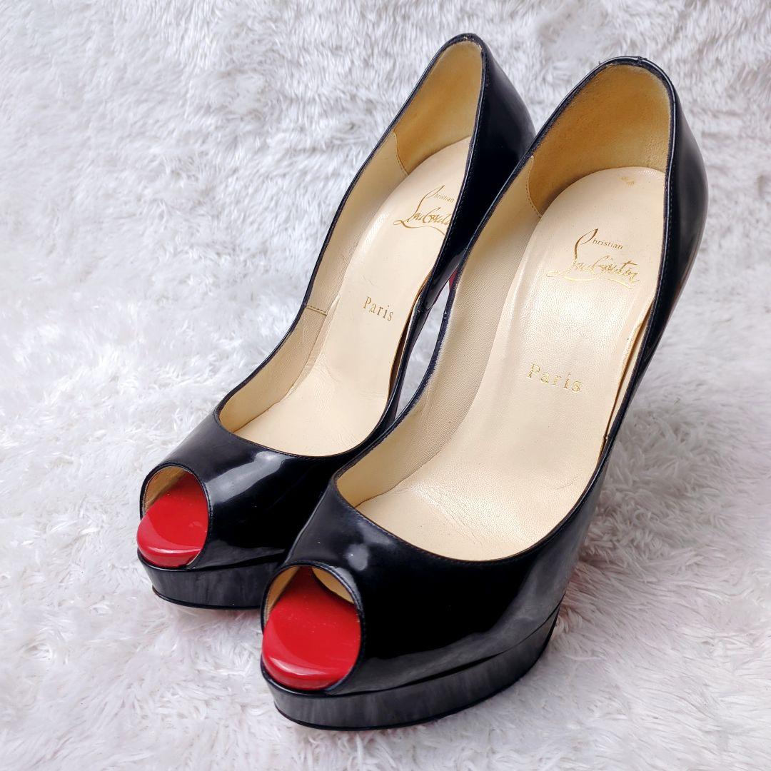 【美品】 クリスチャンルブタン エナメルパンプスオープントゥ 24.5cm 黒
