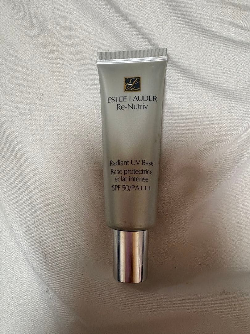 日焼け止め ESTEE LAUDER Re-Nutriv Radiant UV Base